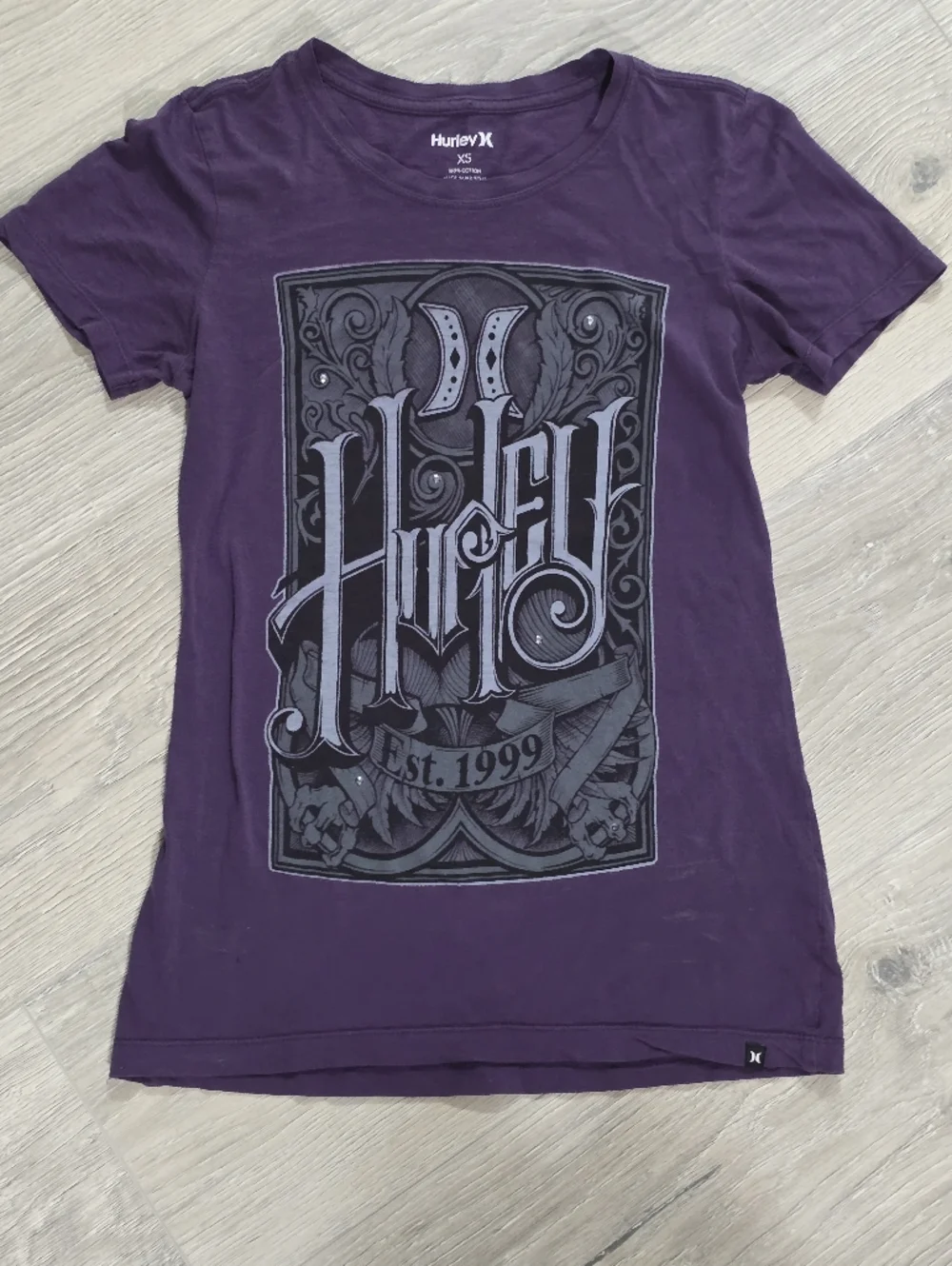 Hurley Purple Short Sleeve Tee with Ornate Gray Graphic - Picture 1 of 4